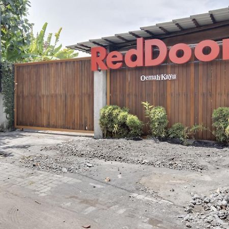 RedDoorz @ Omah Kayu Homestay Prawirotaman Bagian luar foto